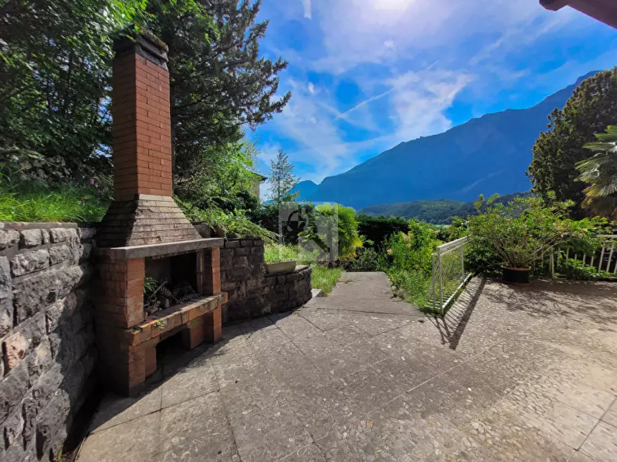 Immagine 7 di Villa in vendita  in via lungolago a Cavedine