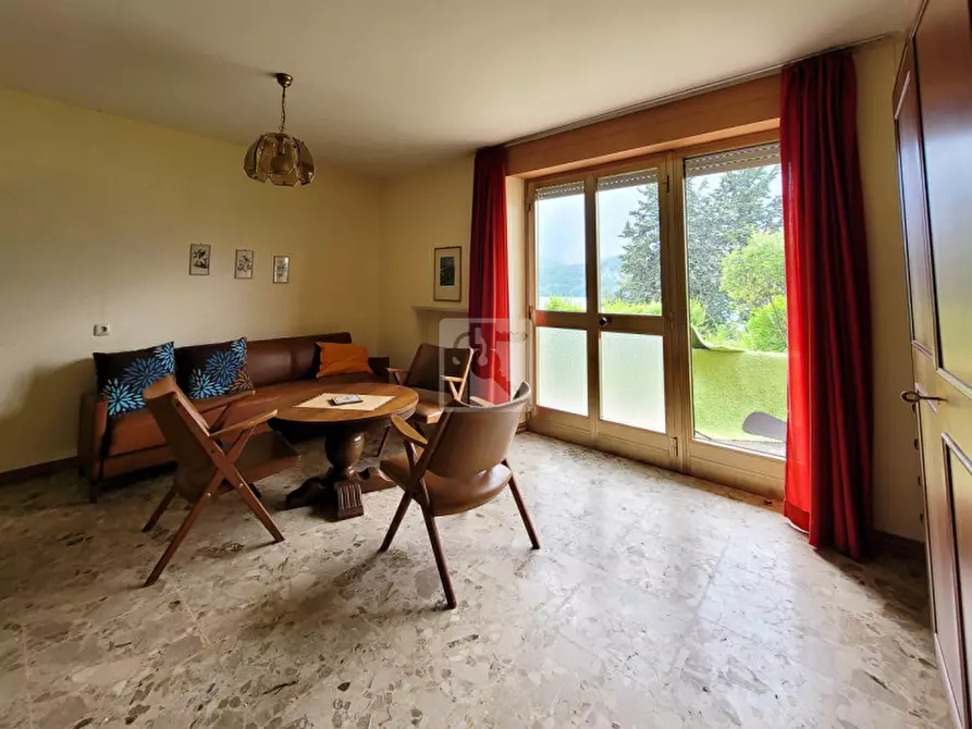 Immagine 11 di Villa in vendita  in via lungolago a Cavedine