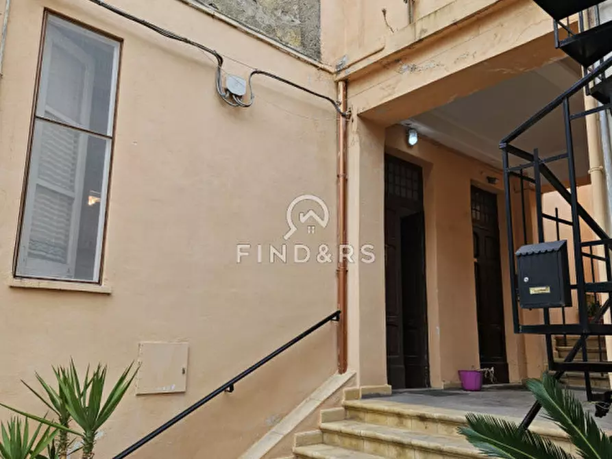 Immagine 1 di Appartamento in vendita  in Via Francesco Monsolini a Reggio Di Calabria