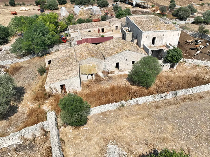 Immagine 9 di Rustico / casale in vendita  in Contrada Commaldo a Rosolini