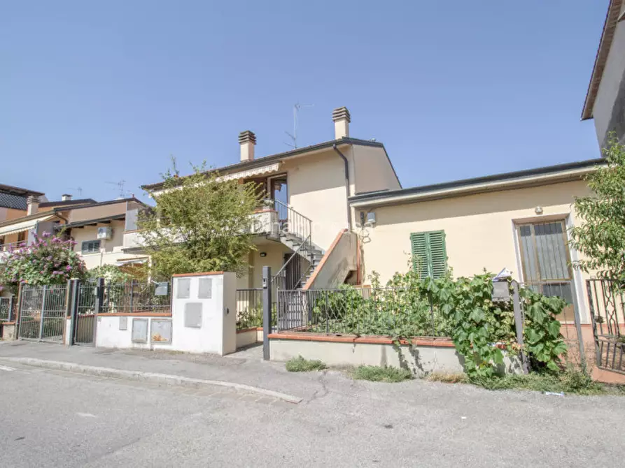 Immagine 1 di Appartamento in vendita  in Via Giulio Braga a Prato