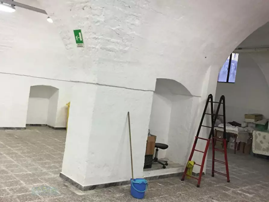 Immagine 4 di Negozio in vendita  in Via Marconi a Ceglie Messapico