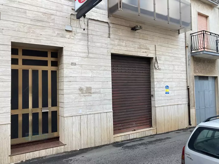 Immagine 6 di Negozio in vendita  in Via Marconi a Ceglie Messapico