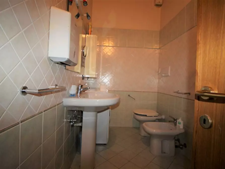 Immagine 19 di Appartamento in vendita  in via po a Montevarchi