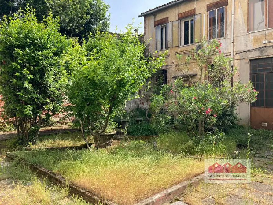 Immagine 2 di Casa indipendente in vendita  in Porta Padova 106 a Vicenza