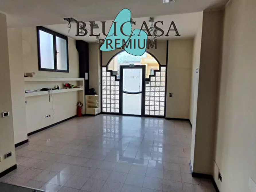 Immagine 6 di Negozio in vendita  in Viale Matteotti 19 a Predappio