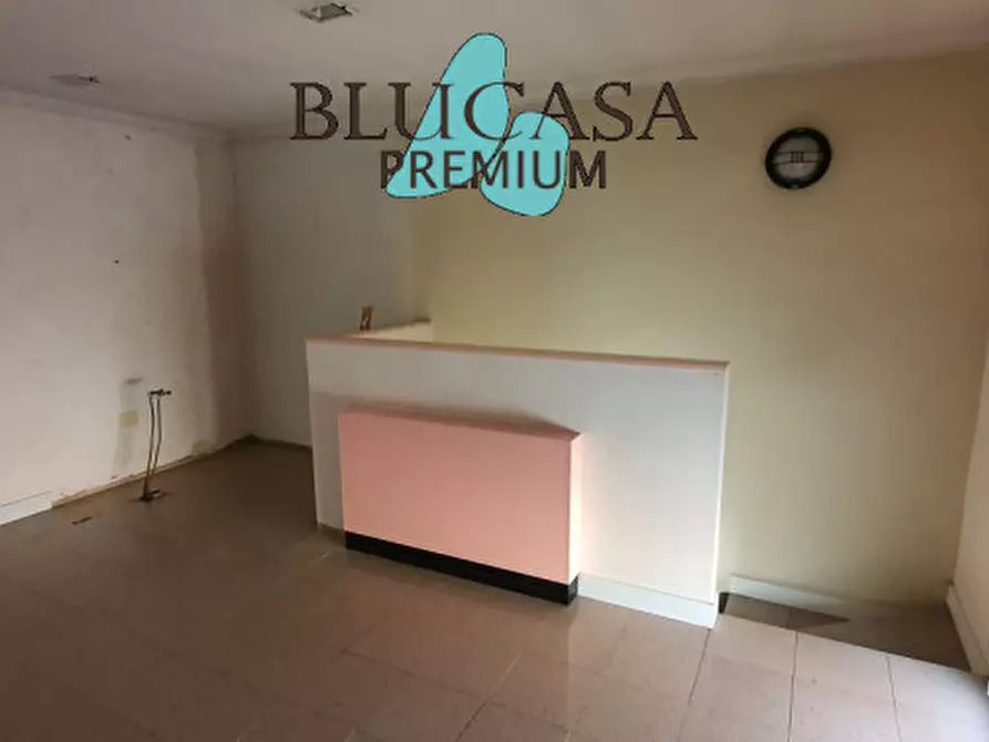 Immagine 11 di Negozio in vendita  in Viale Matteotti 19 a Predappio