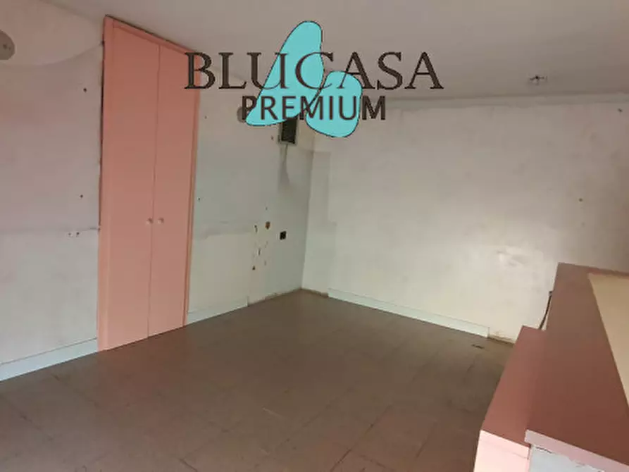 Immagine 12 di Negozio in vendita  in Viale Matteotti 19 a Predappio