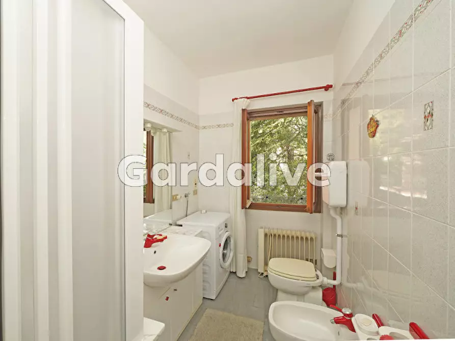 Immagine 10 di Appartamento in vendita  a Toscolano-Maderno