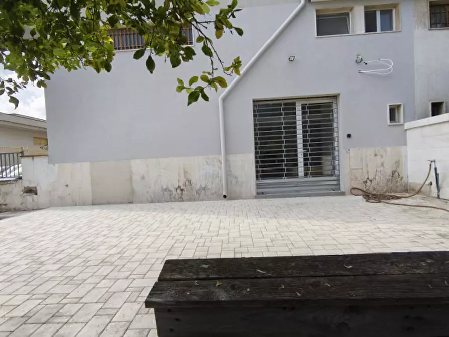 Immagine 1 di Laboratorio in vendita  a Fasano