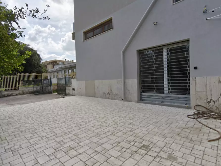 Immagine 3 di Laboratorio in vendita  a Fasano