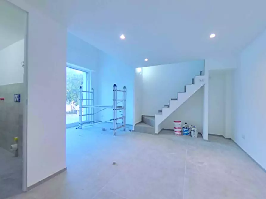 Immagine 10 di Laboratorio in vendita  a Fasano