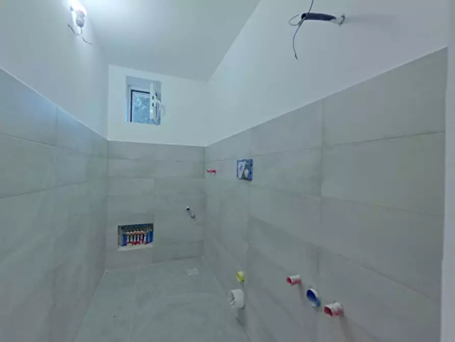 Immagine 13 di Laboratorio in vendita  a Fasano