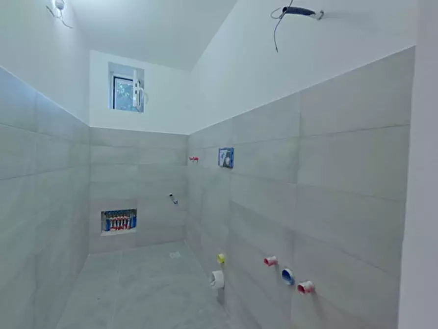 Immagine 14 di Laboratorio in vendita  a Fasano