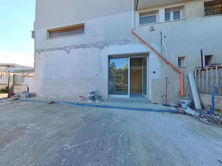 Immagine 22 di Laboratorio in vendita  a Fasano