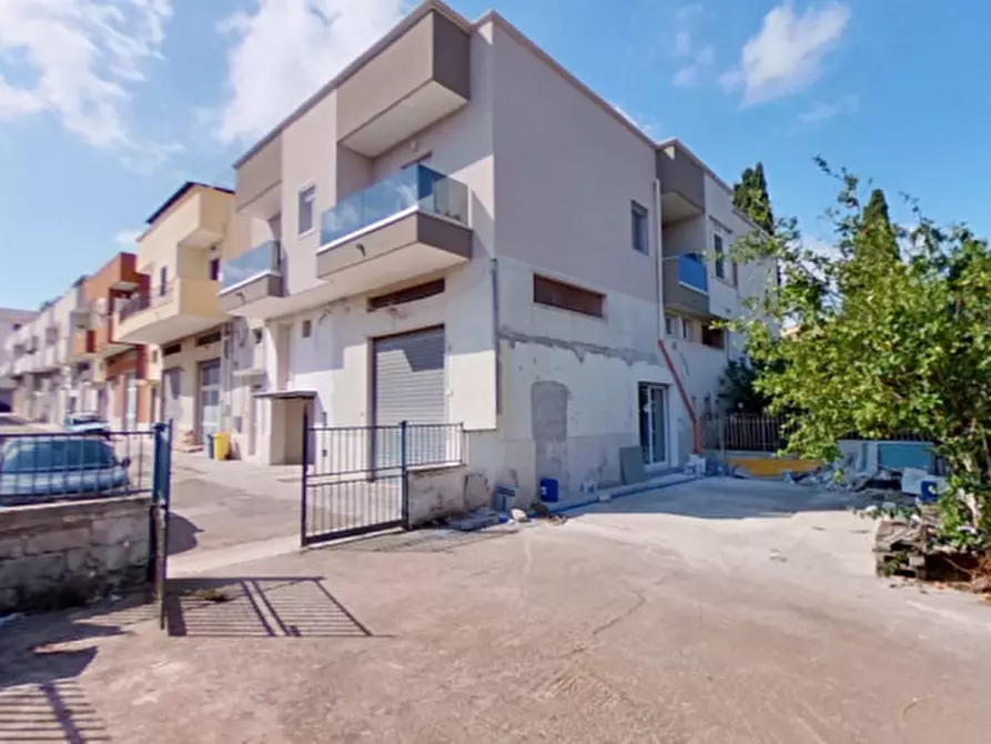 Immagine 23 di Laboratorio in vendita  a Fasano