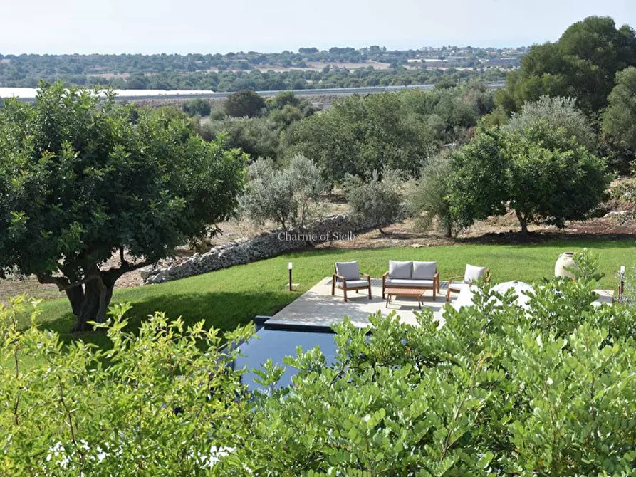 Immagine 10 di Villa in vendita  in Contrada Santa Rosalia a Modica