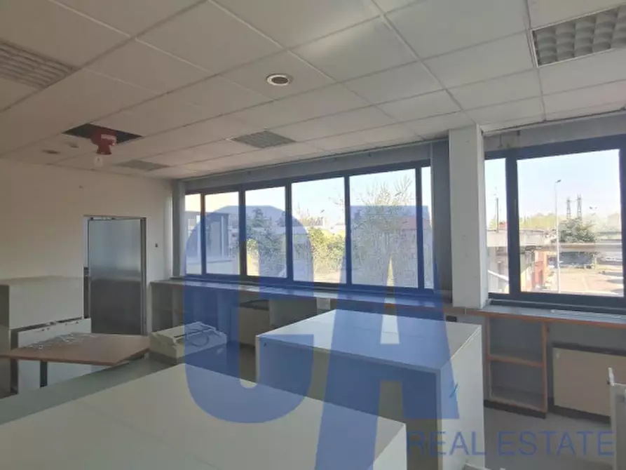 Immagine 6 di Palazzo in vendita  in VIA MASCAGNI P. a Cologno Monzese