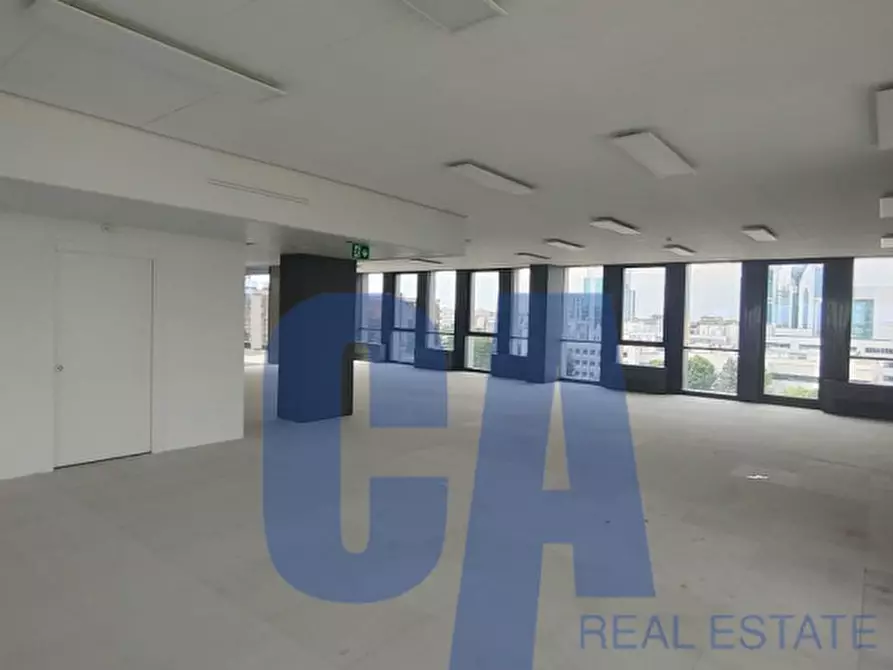 Immagine 16 di Ufficio in affitto  in VIA KULISCIOFF ANNA a Milano