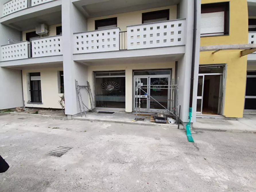 Immagine 2 di Negozio in affitto  in Via Cardinal Massaia 98 a Casale Monferrato