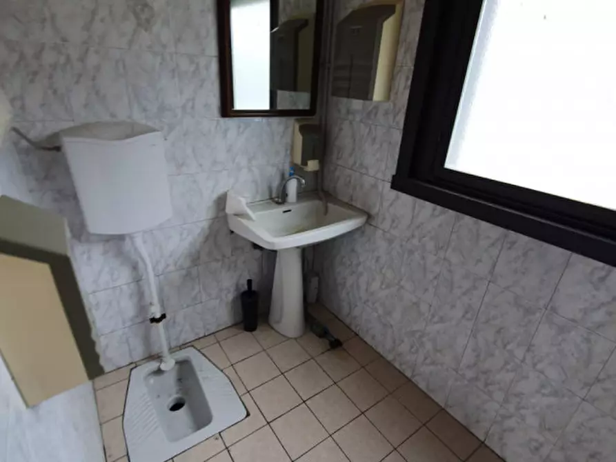 Immagine 8 di Negozio in affitto  in Via Cardinal Massaia 98 a Casale Monferrato