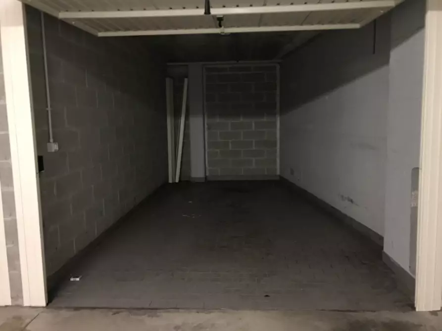 Immagine 2 di Garage in affitto  in Via Carlo Torre, 23 a Milano