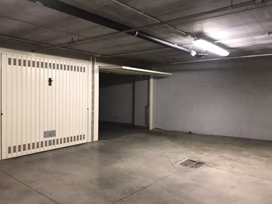 Immagine 3 di Garage in affitto  in Via Carlo Torre, 23 a Milano