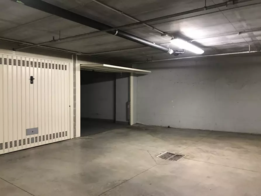 Immagine 4 di Garage in affitto  in Via Carlo Torre, 23 a Milano