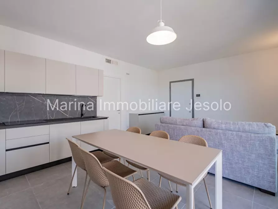 Immagine 6 di Appartamento in vendita  in via buonarroti a Jesolo