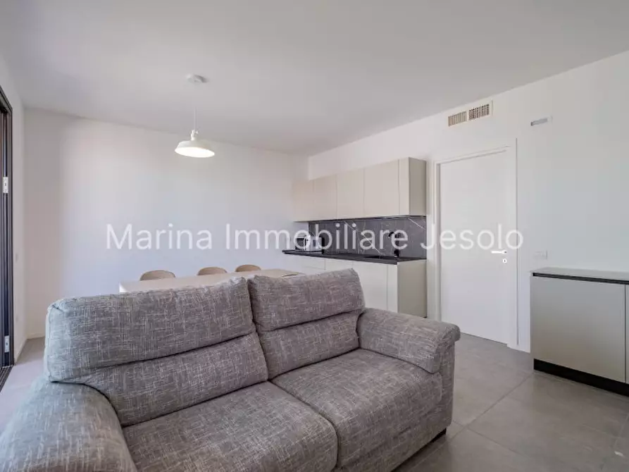 Immagine 8 di Appartamento in vendita  in via buonarroti a Jesolo