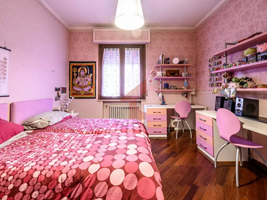 Immagine 24 di Appartamento in vendita  in str battibue 1 a Parma