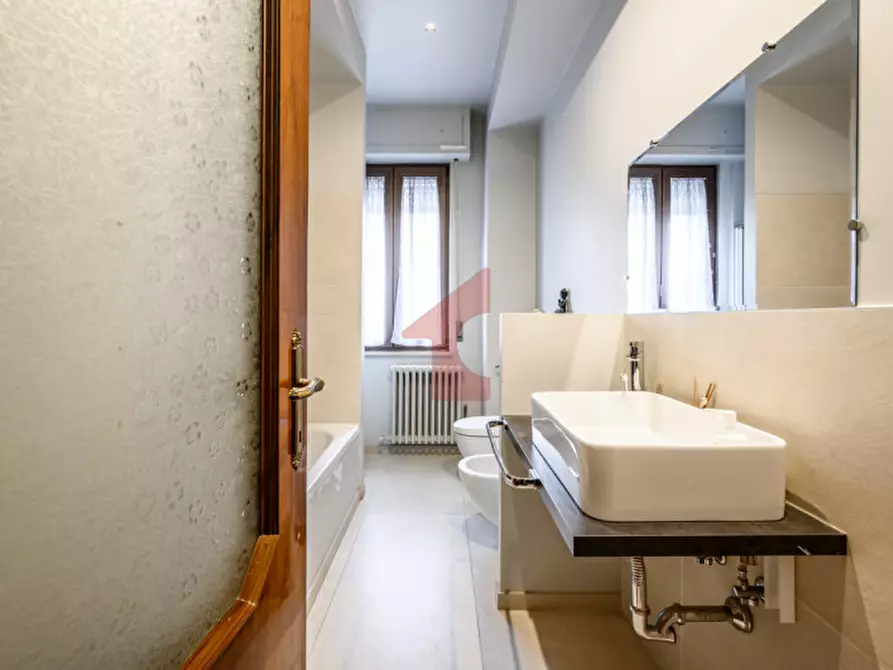 Immagine 28 di Appartamento in vendita  in str battibue 1 a Parma