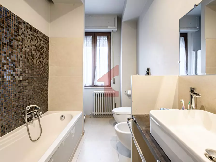 Immagine 29 di Appartamento in vendita  in str battibue 1 a Parma