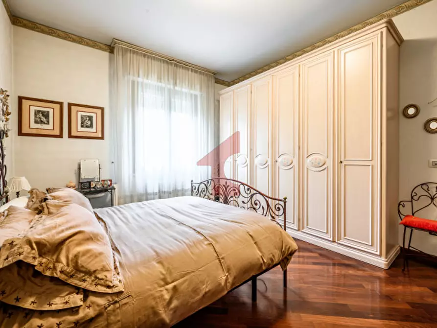 Immagine 40 di Appartamento in vendita  in str battibue 1 a Parma