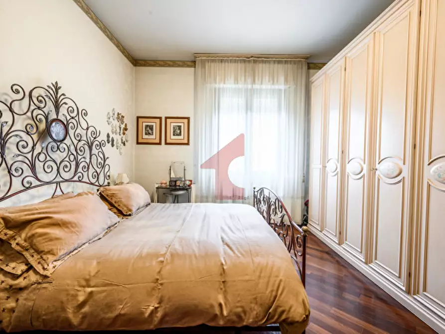 Immagine 41 di Appartamento in vendita  in str battibue 1 a Parma