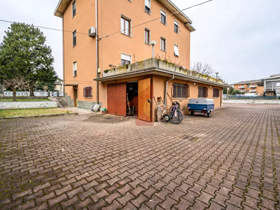 Immagine 61 di Appartamento in vendita  in str battibue 1 a Parma