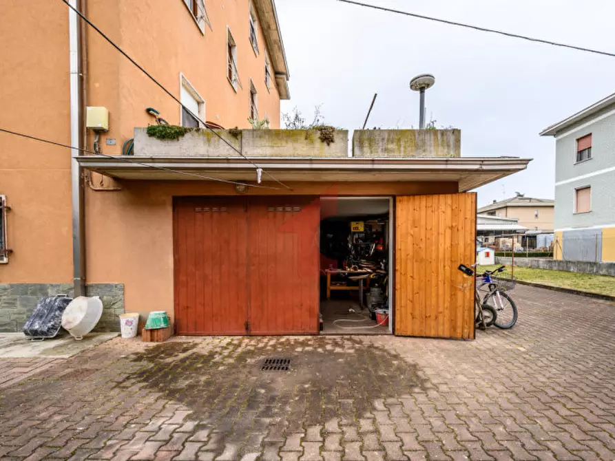 Immagine 62 di Appartamento in vendita  in str battibue 1 a Parma