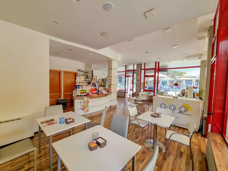 Immagine 3 di Attività commerciale in vendita  in via Mazzini 38B a Urbania
