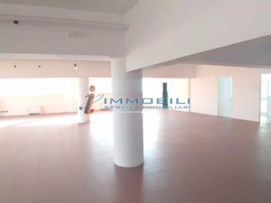 Immagine 6 di Ufficio in affitto  in VIALE CERTOSA a Milano