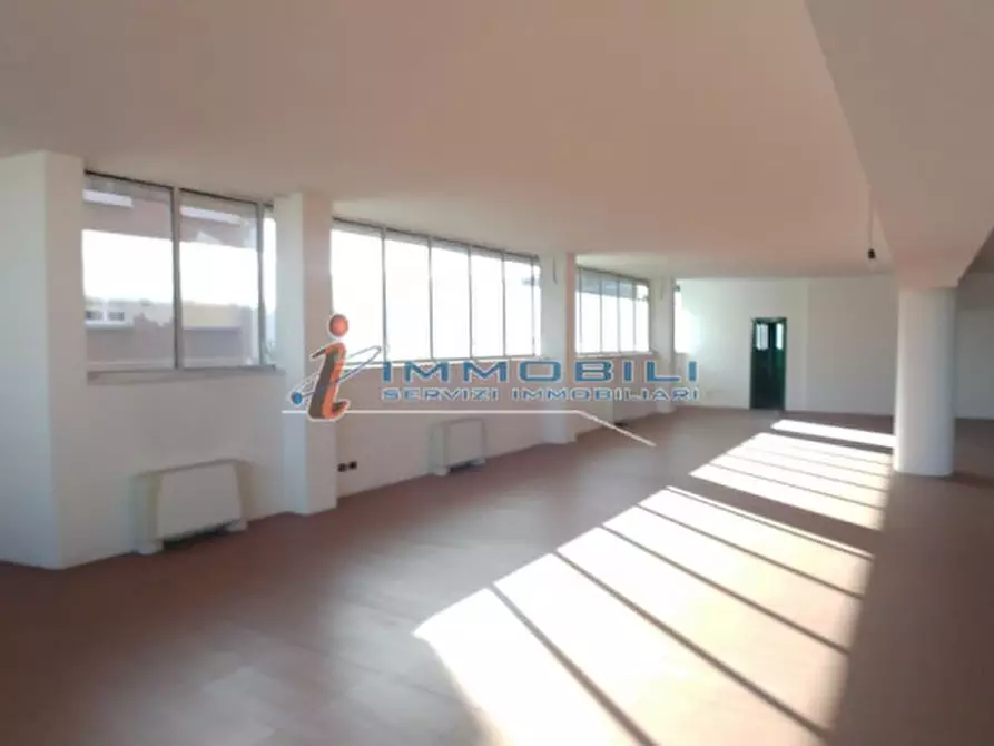 Immagine 8 di Ufficio in affitto  in VIALE CERTOSA a Milano