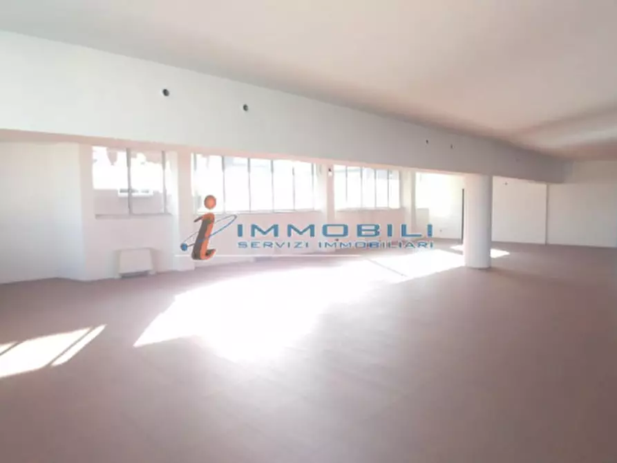Immagine 11 di Ufficio in affitto  in VIALE CERTOSA a Milano