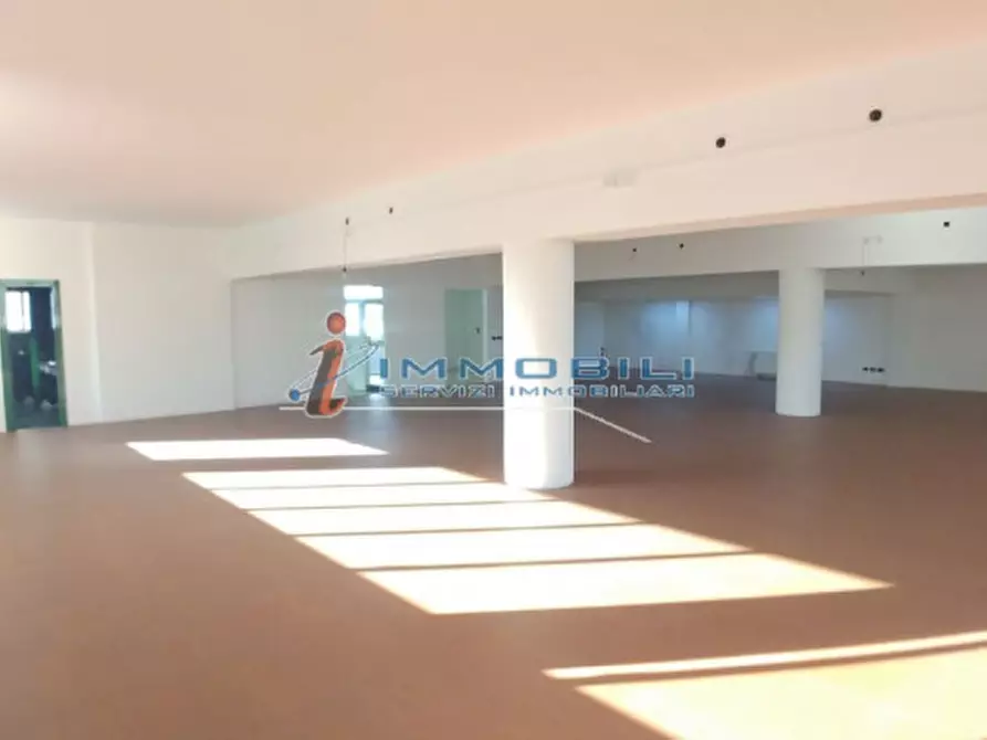 Immagine 18 di Ufficio in affitto  in VIALE CERTOSA a Milano
