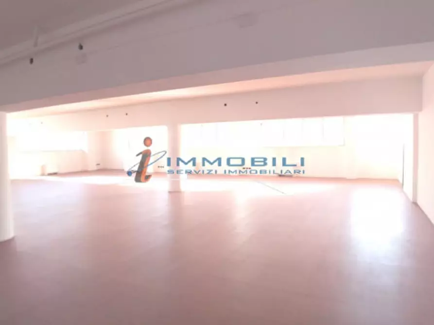 Immagine 21 di Ufficio in affitto  in VIALE CERTOSA a Milano