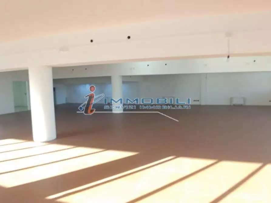 Immagine 22 di Ufficio in affitto  in VIALE CERTOSA a Milano