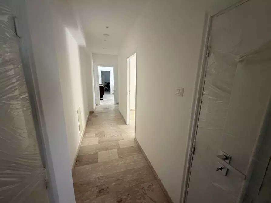 Immagine 11 di Appartamento in vendita  a Napoli