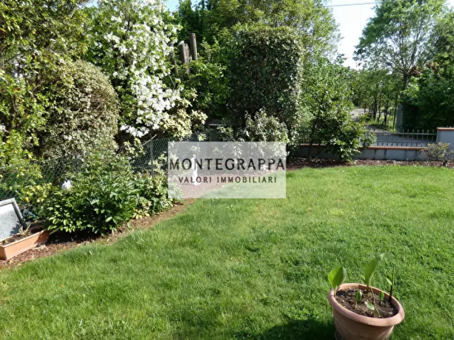 Immagine 1 di Casa bifamiliare in vendita  in Via Santa Fosca a Altivole