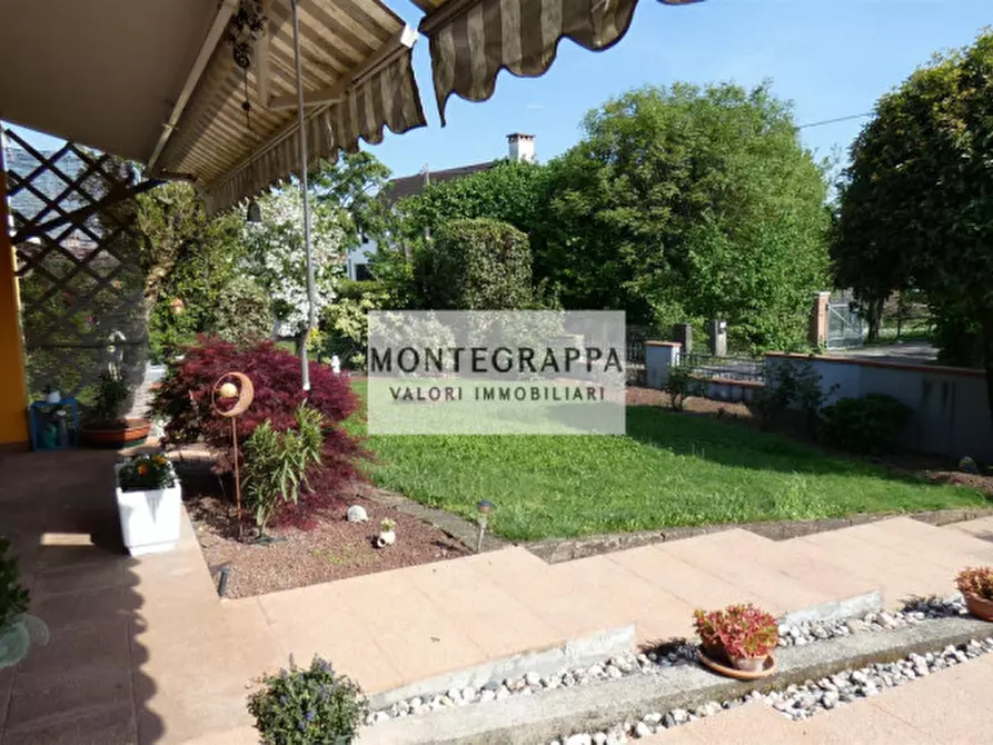 Immagine 5 di Casa bifamiliare in vendita  in Via Santa Fosca a Altivole