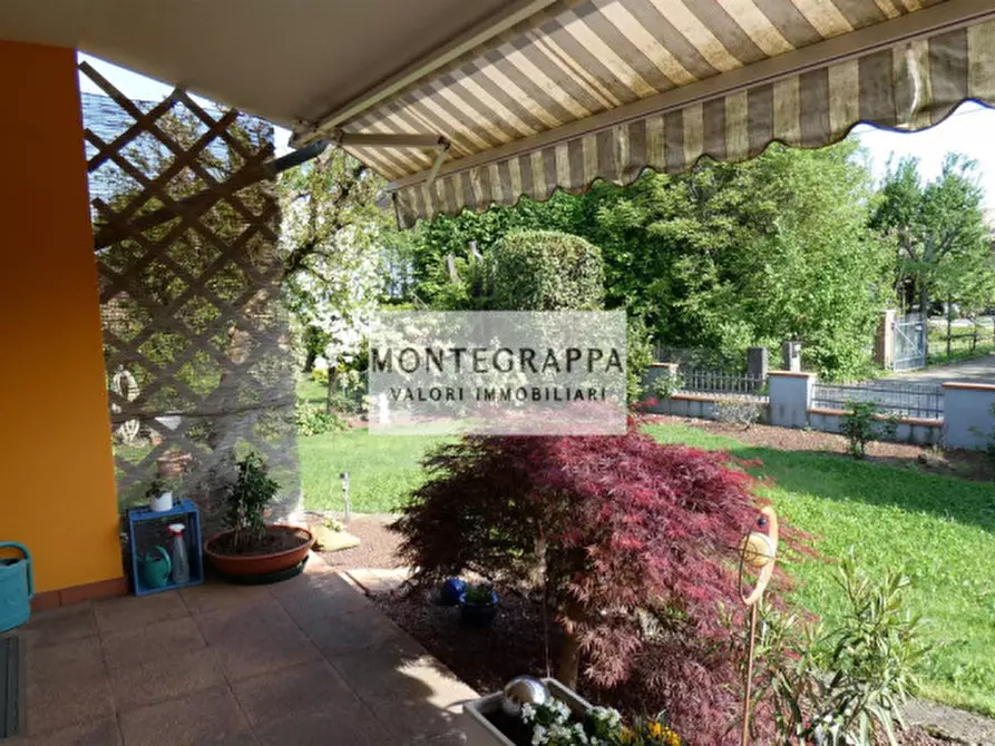 Immagine 12 di Casa bifamiliare in vendita  in Via Santa Fosca a Altivole