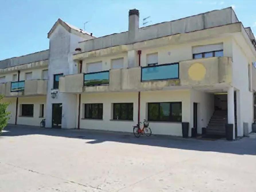 Immagine 2 di Attività commerciale in vendita  in Via Cristofori 1 a Jesolo