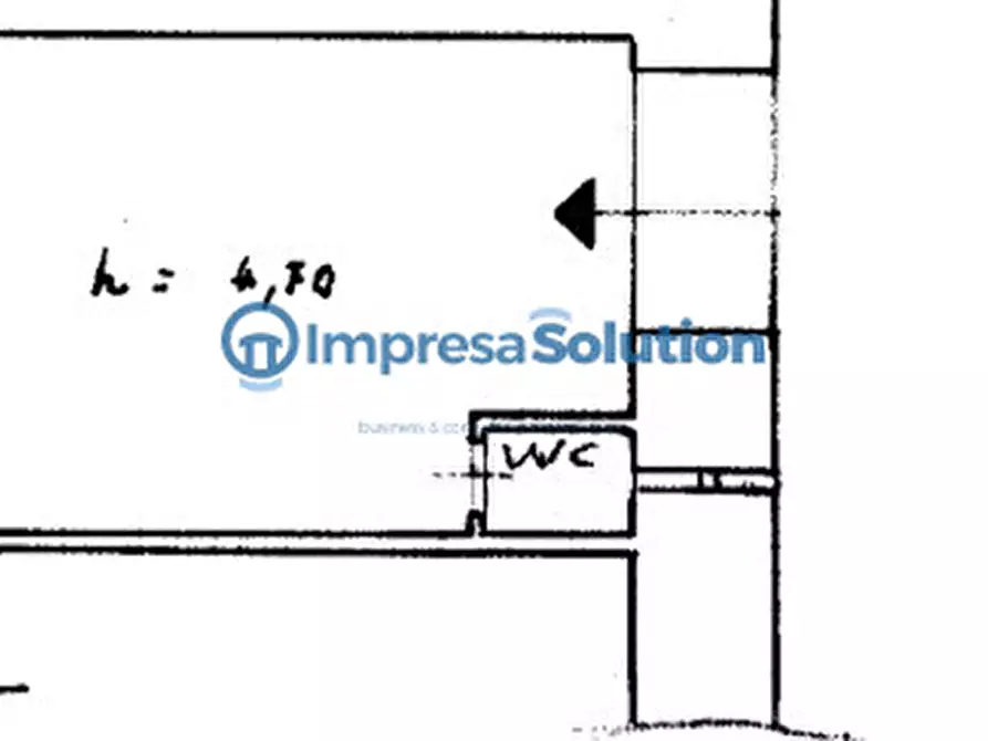 Immagine 2 di Negozio in vendita  in Via Ferrara a Napoli